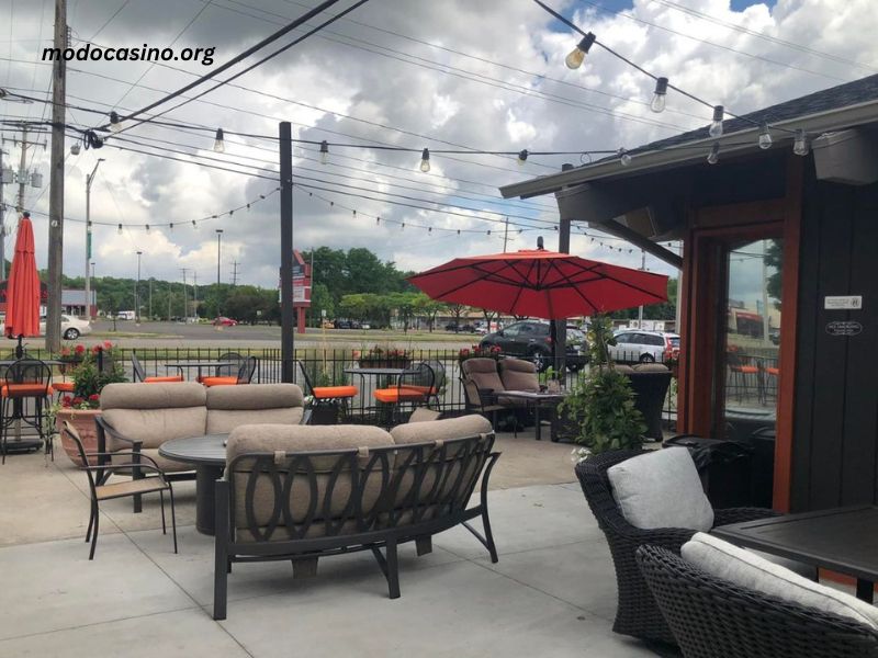 Restaurants With Outdoor Seating Near Me